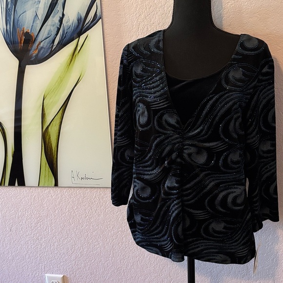 Notations Tops - women’s glitter shirt size XL